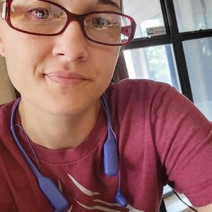 Meet your Posher, Riann